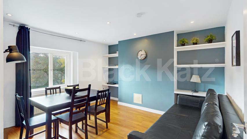 Refurbished Refurbished Two Bedroom Flat in Elegant Period Conversion Rochester Road, Camden